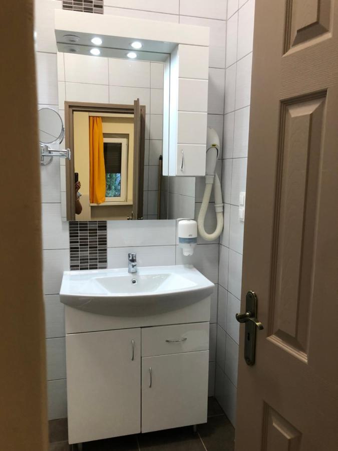 Hotel Szem-S Vendeghaz Balatonszárszó Zewnętrze zdjęcie