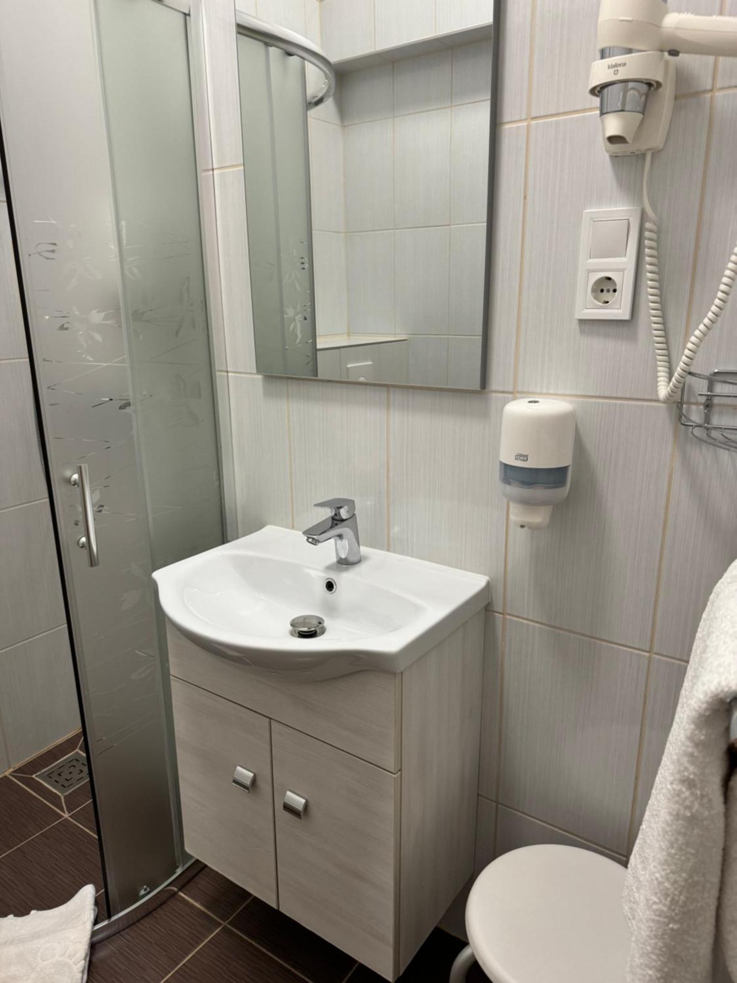 Hotel Szem-S Vendeghaz Balatonszárszó Zewnętrze zdjęcie