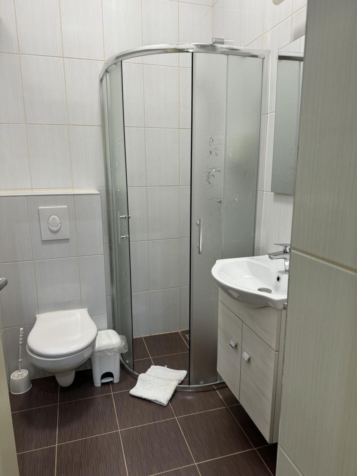 Hotel Szem-S Vendeghaz Balatonszárszó Zewnętrze zdjęcie