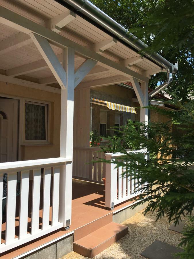 Hotel Szem-S Vendeghaz Balatonszárszó Zewnętrze zdjęcie
